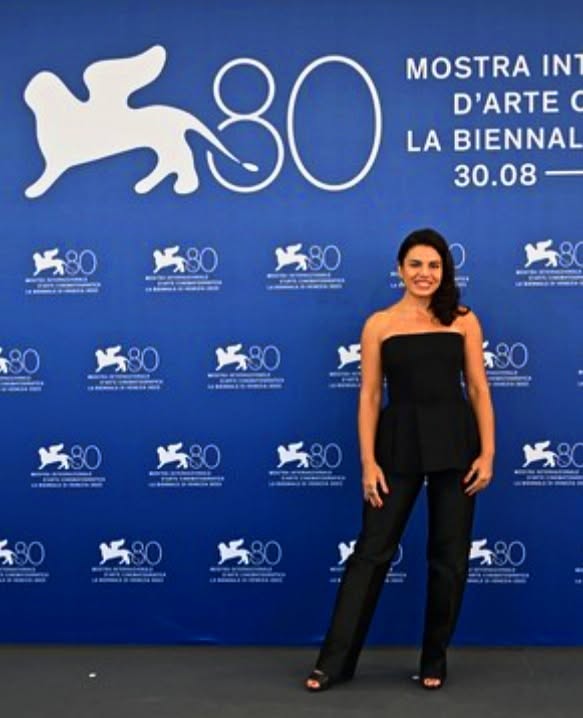 MÂNDRIE PENTRU ROMII DIN ROMÂNIA! ALINA ȘERBAN, PE MARELE ECRAN AL FESTIVALULUI DE LA VENEȚIA CU „EU CONTEZ”