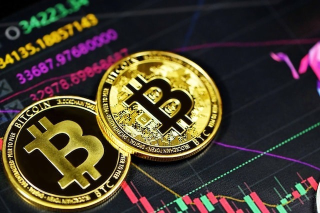 „Era un pumn în stomac când vedeam cât crește”. Cum a devenit milionar peste noapte un bărbat care a crezut că a pierdut totul într-un faliment cripto din 2014