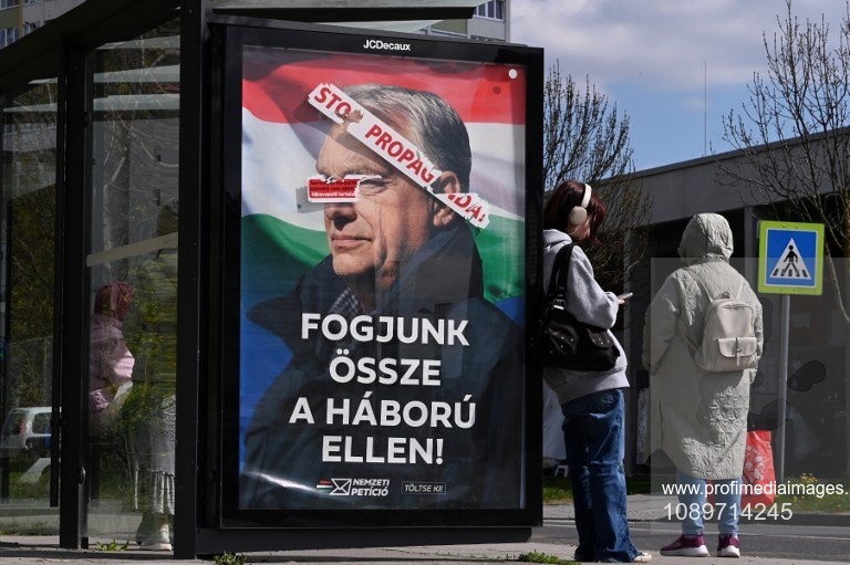 100 de zile de la plecarea lui Viktor Orbán / Ungaria a revenit la sistemul său de alianţe: UE, NATO și cooperarea regională / ”Aproximativ 1.400 de pașapoarte diplomatice au fost revocate din cauza abuzurilor”