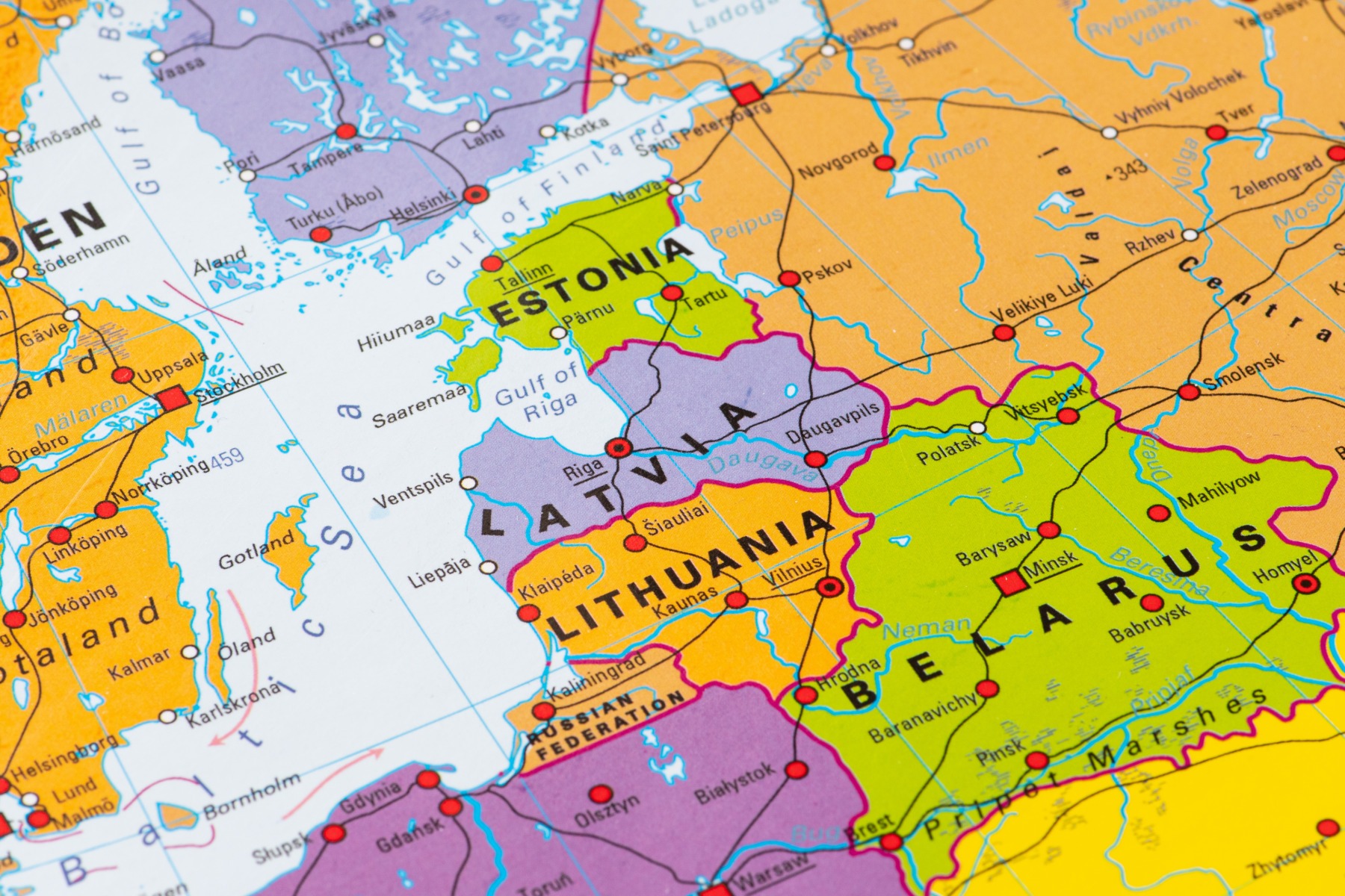 Letonia interzice importul cărţilor din Rusia şi Belarus pentru a combate „dezinformarea şi propaganda de război”