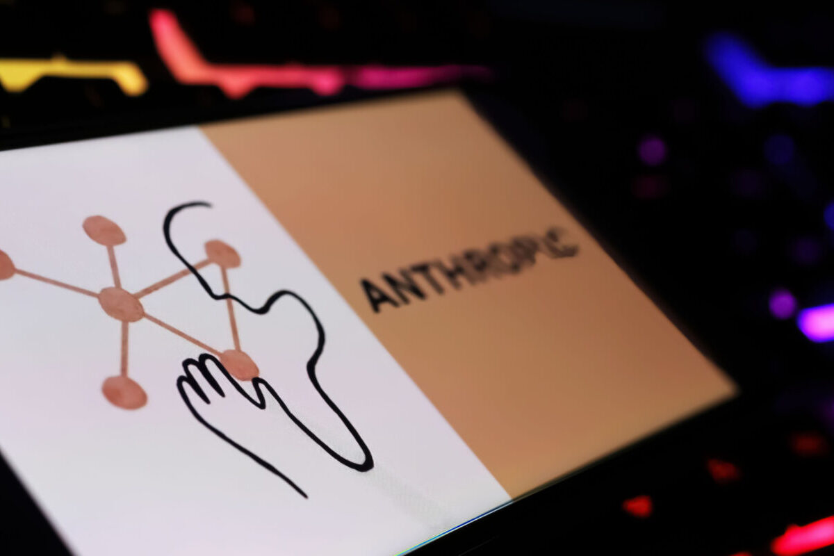 Anthropic țintește o evaluare de peste 2.000 de miliarde de dolari în IPO, în ciuda pierderilor uriașe