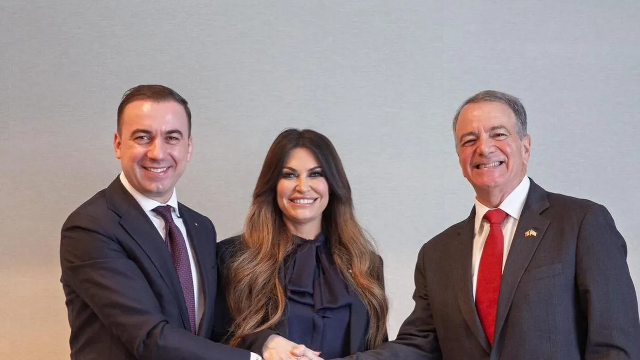 Wall Street Journal: Ambasadoarea SUA în Grecia, apropiată de Trump, a declarat că SUA ar fi fost implicată în demiterea guvernului Bolojan: „Putem face asta oricărei țări dorim, putem face asta și în Grecia” / Bolojan s-a opus Coridorului Vertical de Gaze, promovat puternic de ambasadoarea Guilfoyle