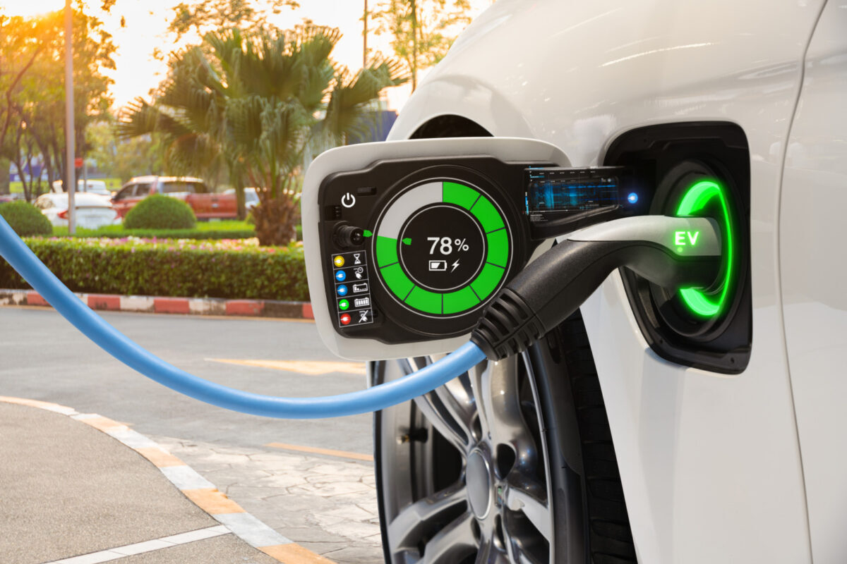 Vânzările de mașini integral electrice în Europa depășesc estimările industriei: Reprezintă peste 30% din piață
