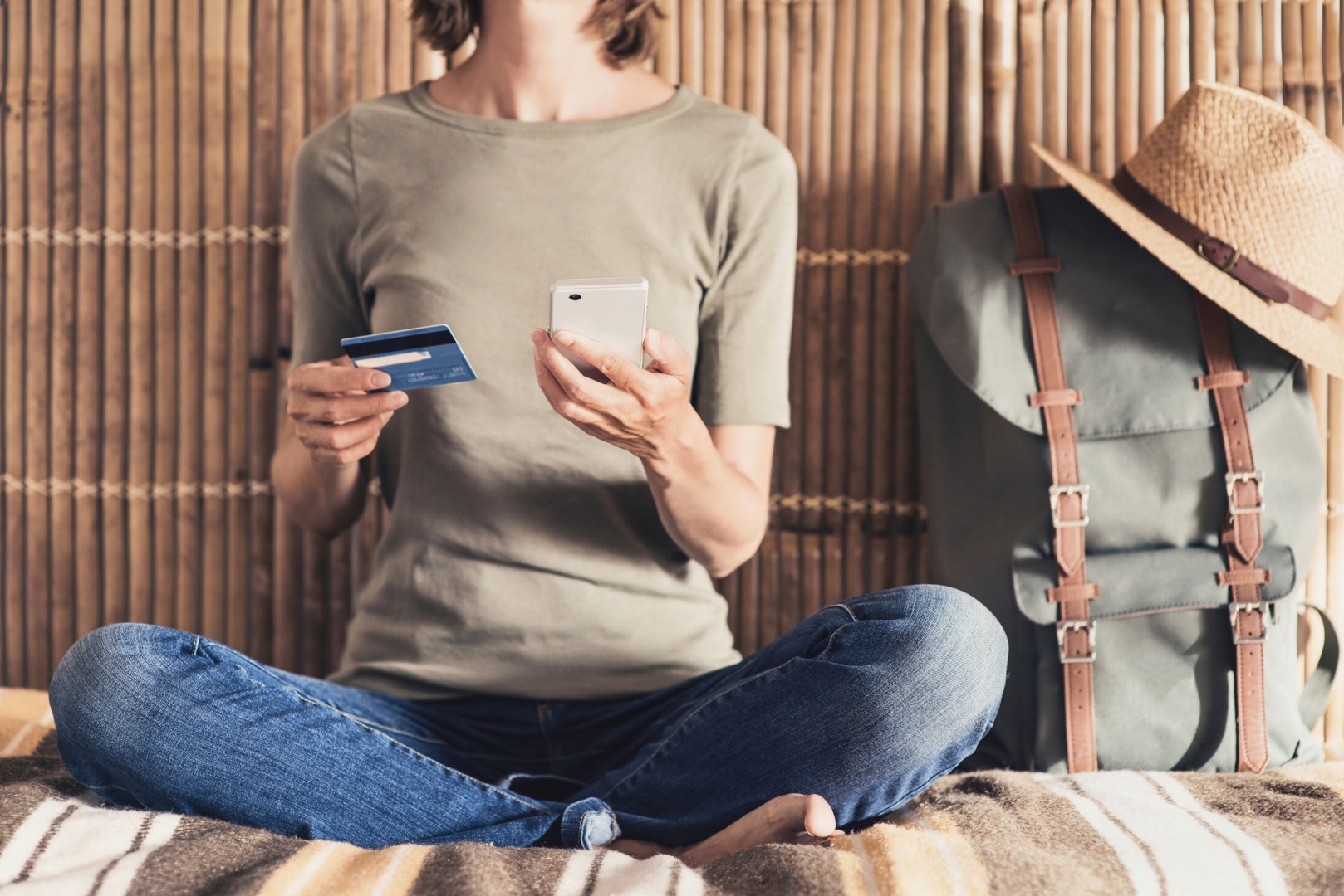 Peste jumătate dintre români folosesc săptămânal serviciile bancare online. Cât de cunoscut este RoPay