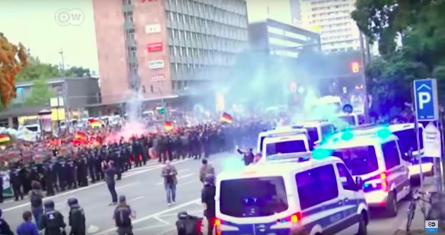 Zeci de protestatari au blocat clădirea unei universităţi din Hamburg, înaintea manifestaţiilor la nivel naţional de sâmbătă