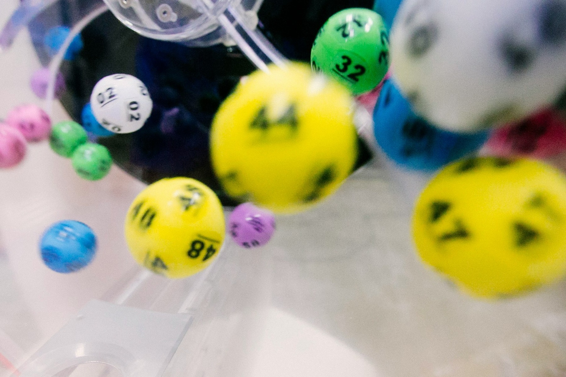 Reportul la Loto 6/49 este de peste 2,24 milioane de euro la tragerea de duminică