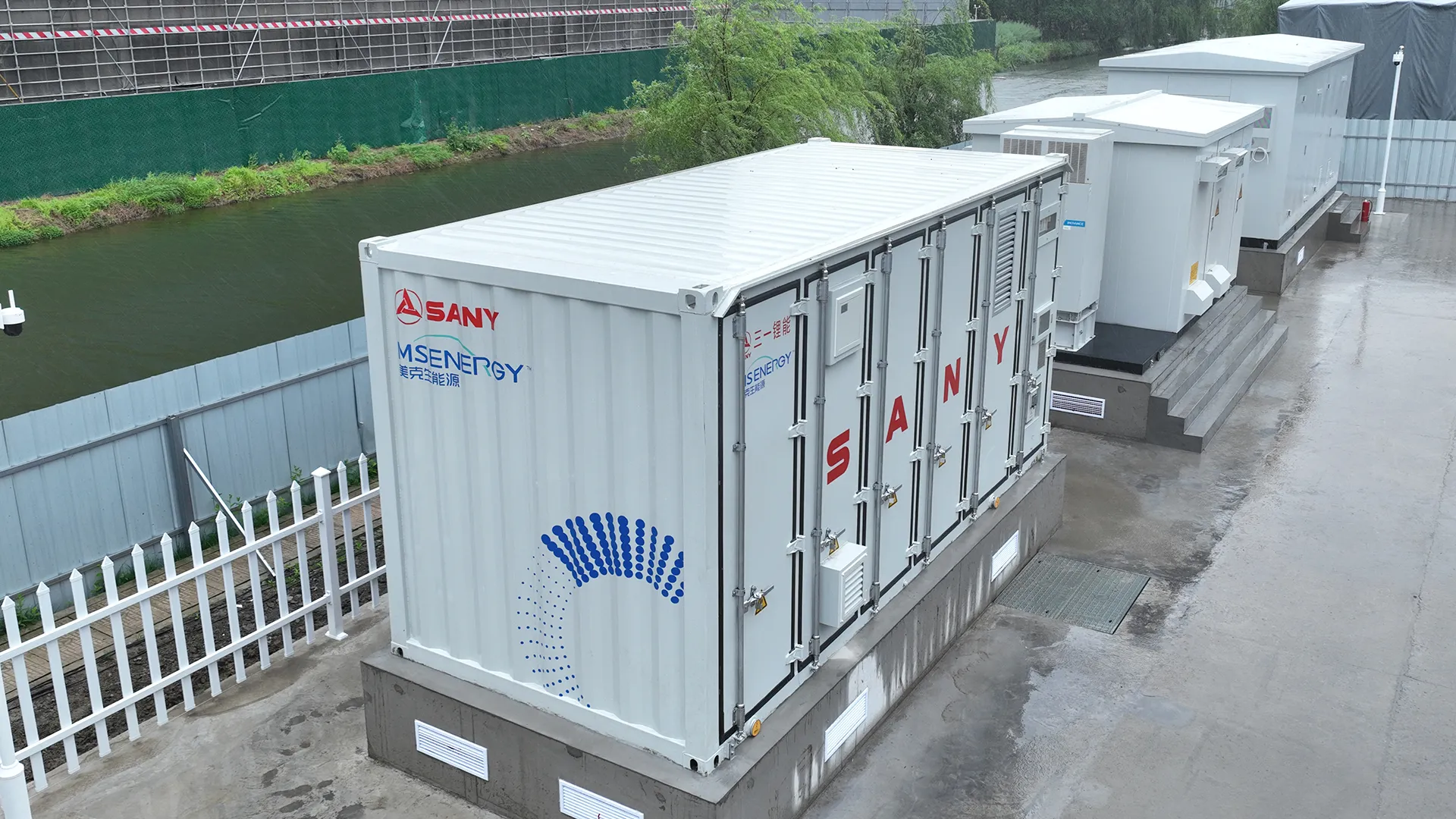 Chinezii de la SANY cumpără un proiect de stocare a energiei de 153 MW în România / Achiziția, parte dintr-un plan de investiții de peste un miliard de euro în România