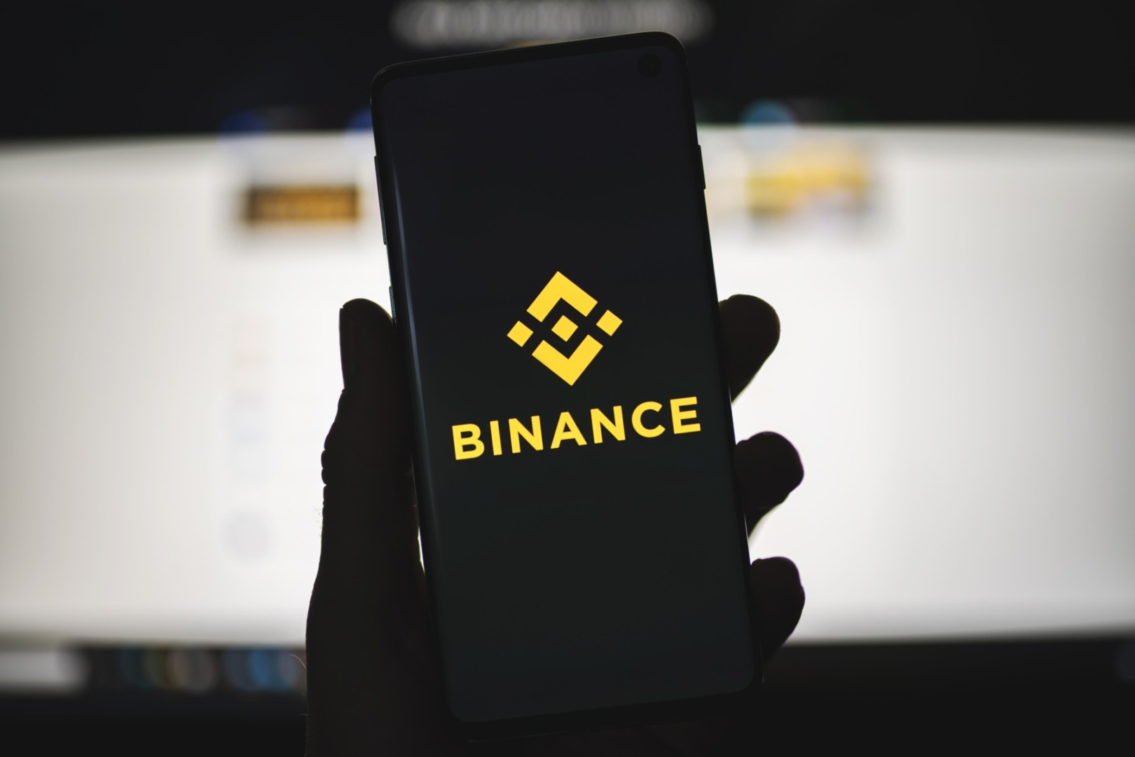 Binance investighează un incident de securitate cu un impact estimat la 6,3 miliarde de dolari. Un laptop al unui inginer ar fi fost compromis