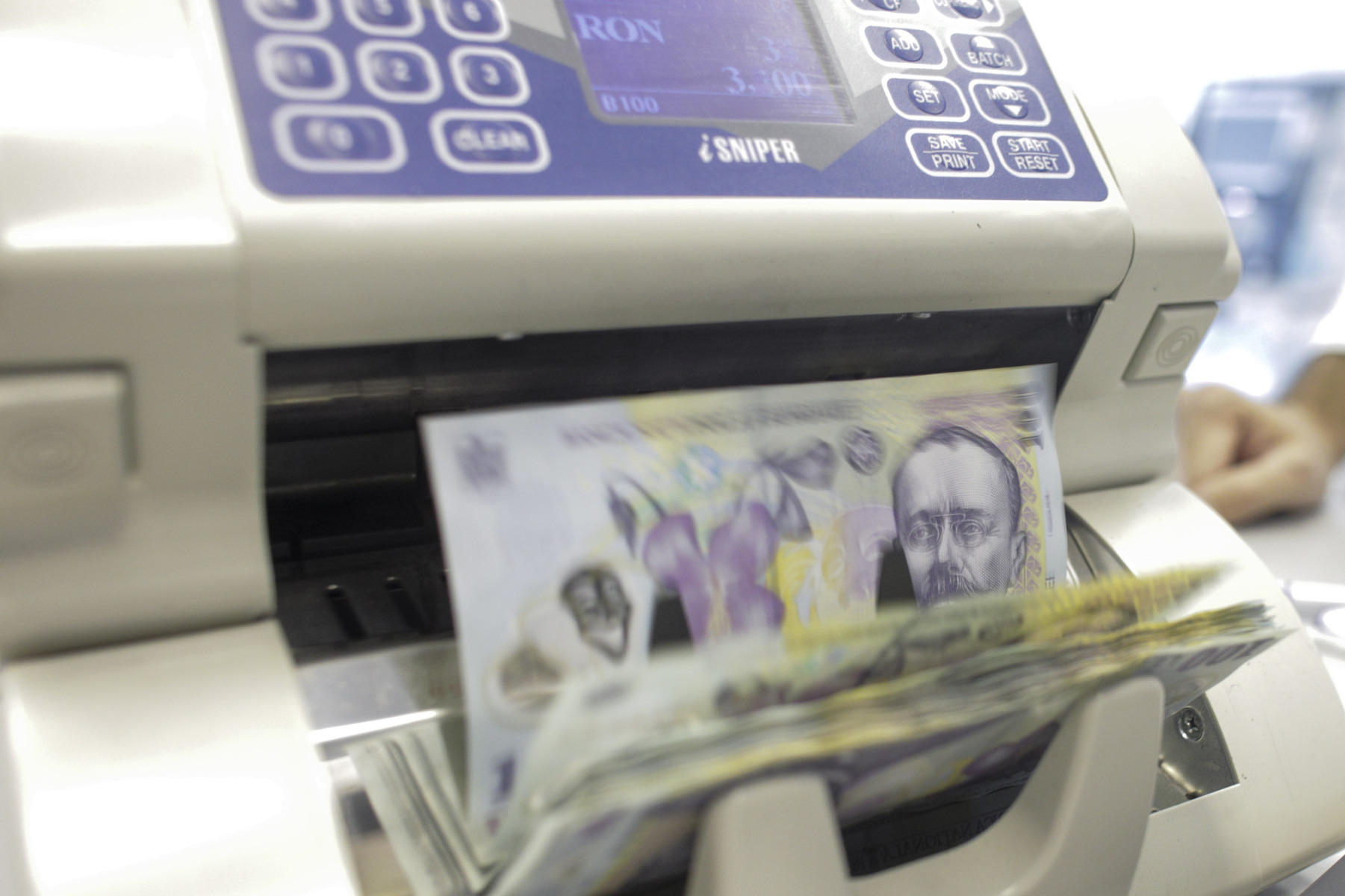 Deficitul comercial al României a crescut cu 1,4%, la 22,4 miliarde de euro, în primele opt luni