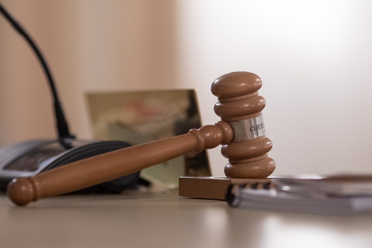 CCR respinge sesizarea Guvernului Bolojan în disputa cu ÎCCJ privind plata restanțelor salariale ale magistraților. Litigiul continuă în instanță