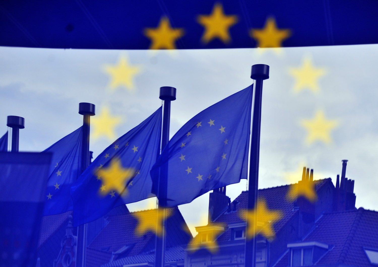 Bruxellesul pregătește un nou val de extindere al UE / Divergențe între Comisie, Paris și Berlin privind aderarea