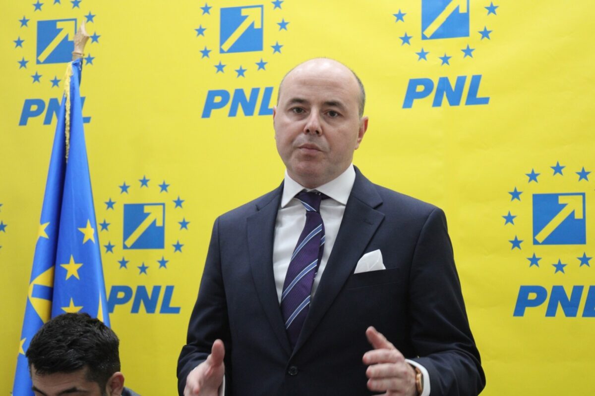 Alexandru Muraru, PNL, îi critică reacția lui Nicușor Dan privind ratingul S&P: „Trebuia să-i mulțumiți lui Ilie Bolojan că a ținut România departe de junk”