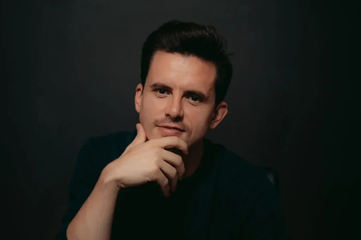 Un român a fost numit unul dintre cei mai bogați tineri din Elveția. Care este povestea lui